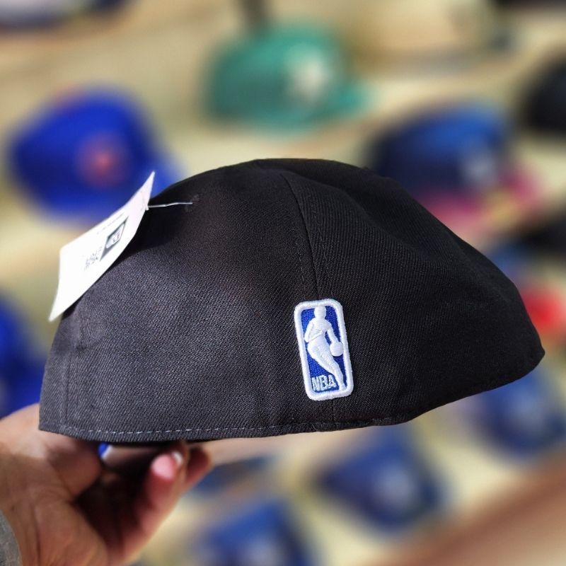 Casquette New York Knicks New Era 59FIFTY - Noir & Bleu Royal - الصورة 2