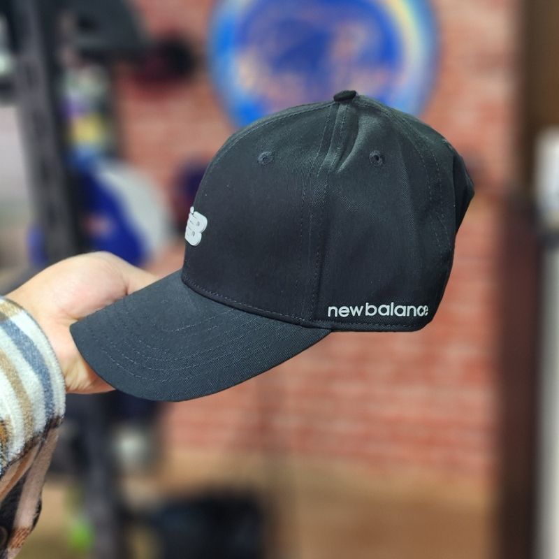 Casquette New Balance - Black & White Logo – Image 4