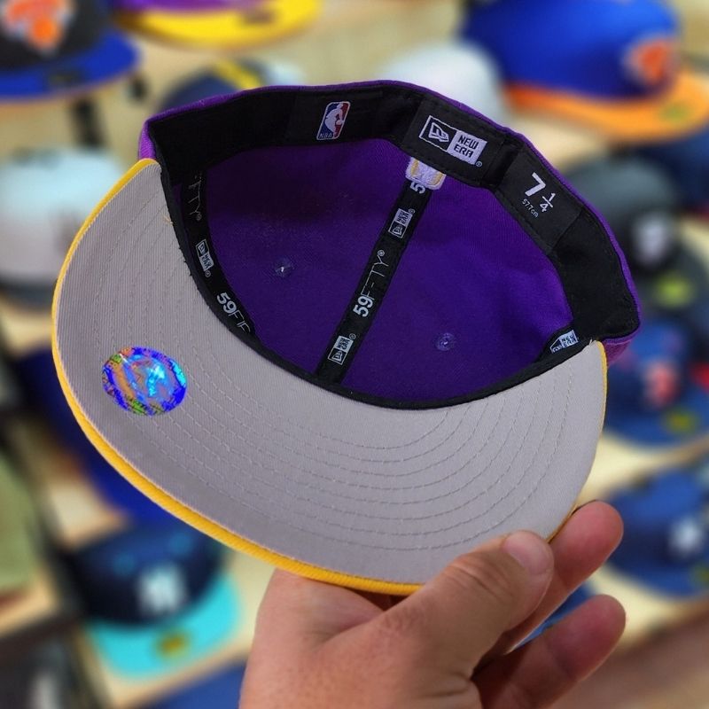 Casquette Los Angeles Lakers New Era 59FIFTY - Violet & Jaune – Image 3