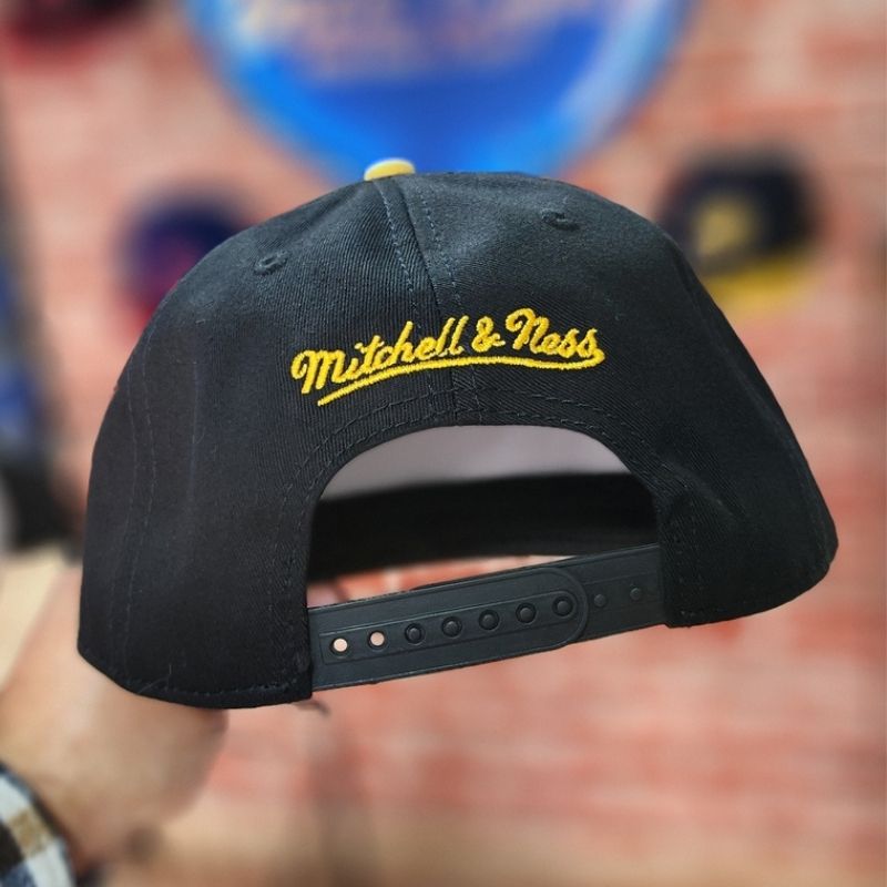 Casquette Mitchell & Ness LA Lakers - Noir & Jaune – Image 2