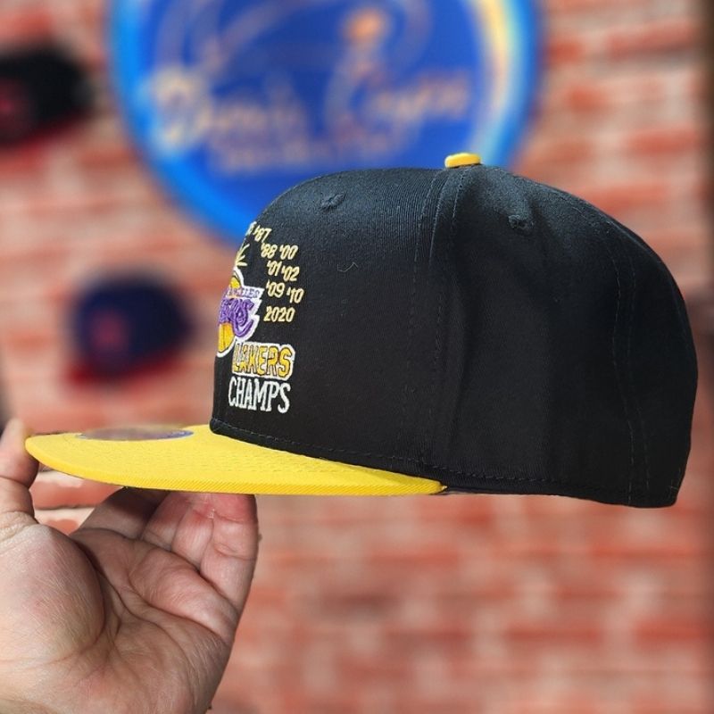 Casquette Mitchell & Ness LA Lakers - Noir & Jaune – Image 3