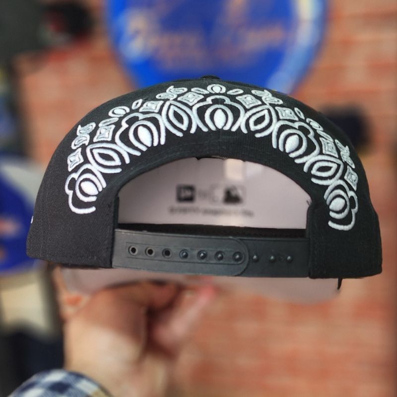 Casquette New Era 9FIFTY NY Yankees - Edition Paisley Black Art - الصورة 2