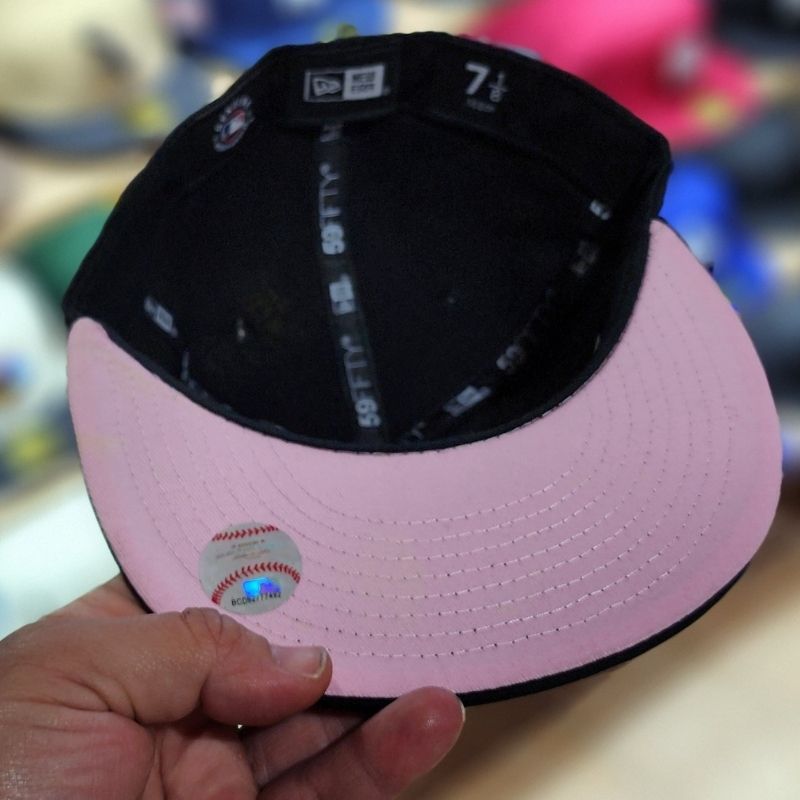 Casquette NY Mets New Era 59FIFTY Noire et Bleue Fitted – Image 4