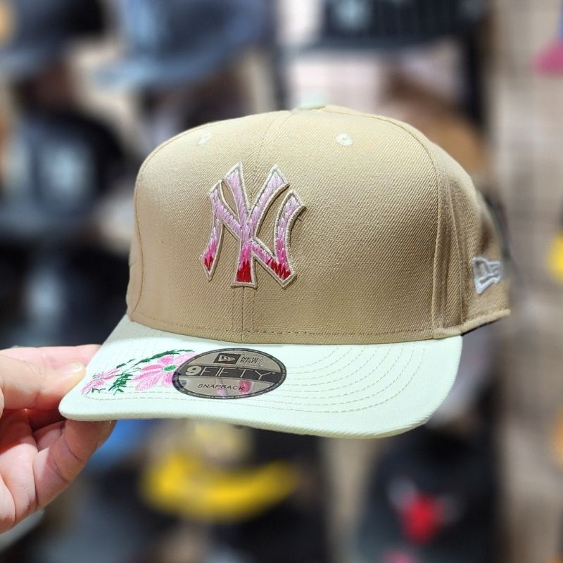 Casquette NY Yankees New Era 9FIFTY Beige et Menthe à Broderie Florale Snapback – Image 5
