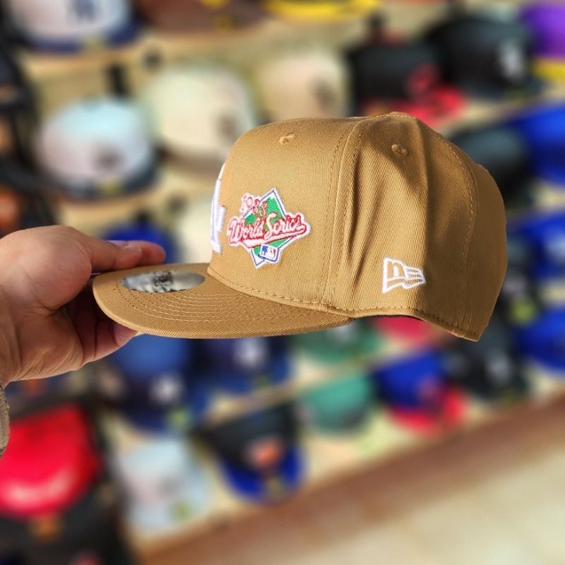 Casquette Los Angeles Dodgers New Era 9FIFTY - Or Moutarde & World Series Patches - الصورة 3