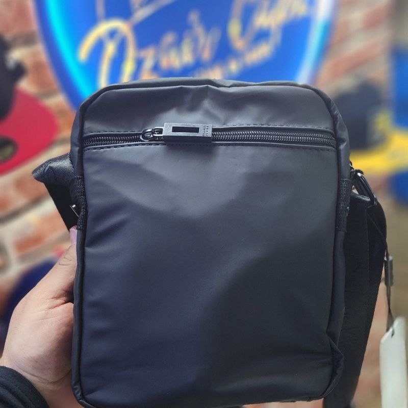 Sacoche Calvin Klein - Design Logo Diagonal Noir & Blanc – Image 3