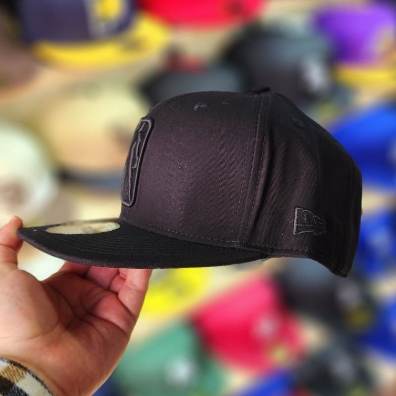 Casquette NBA Logo New Era 9FIFTY - Blackout Edition - الصورة 3