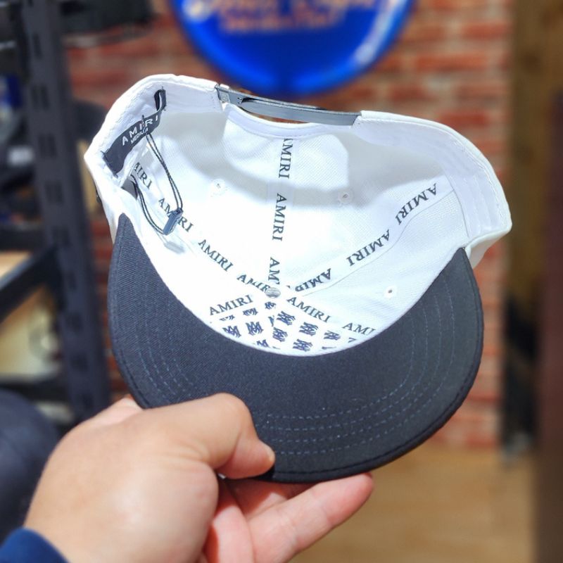 Casquette AMIRI Blanche et Noire Luxe Édition – Image 4