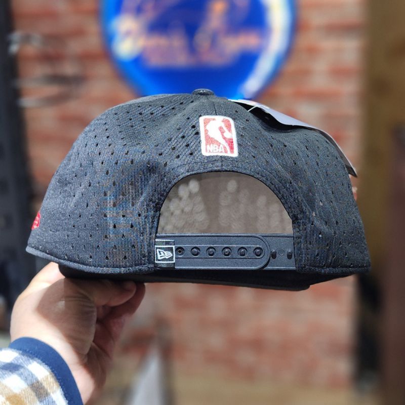 Casquette New Era 9FORTY Chicago Bulls – Design Rayé Rouge & Blanc – Tissu Respirant – Image 2