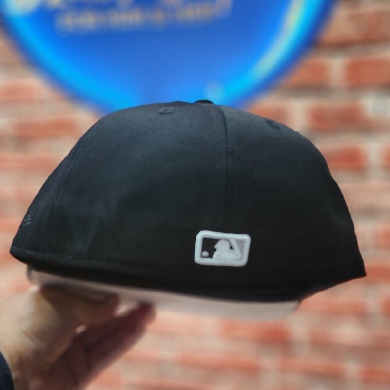 casquette Chicago White Sox Black and Silver 59FIFTY Cap – Image 2