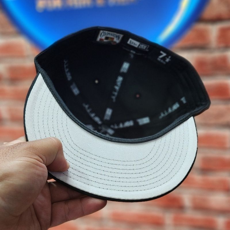 casquette Chicago White Sox Black and Silver 59FIFTY Cap – Image 4