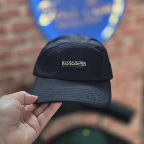 Casquette Napappijri noir Casual good logo beige carré – Image 5