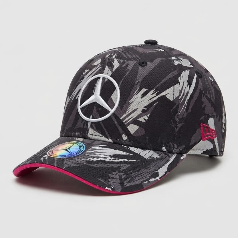 Casquette Noir, Gris et Rose à Motif Graphique Mercedes-AMG Petronas avec lanière ajustable